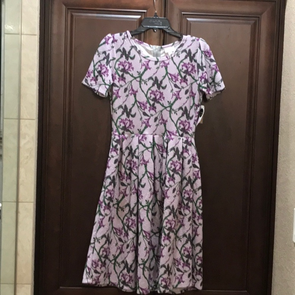 LuLaRoe NWT Amelia medium